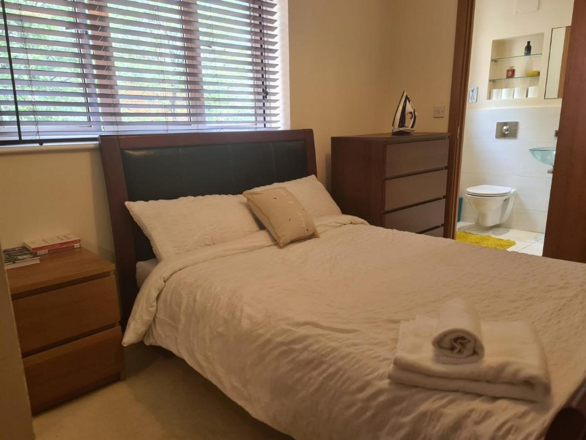 Red Naxela Canary Wharf Apartments London Ngoại thất bức ảnh