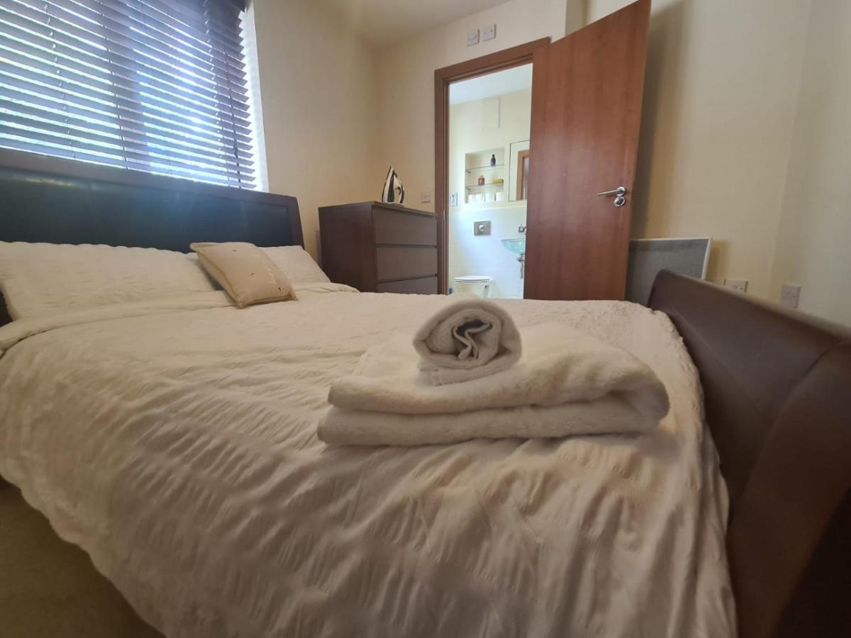 Red Naxela Canary Wharf Apartments London Ngoại thất bức ảnh